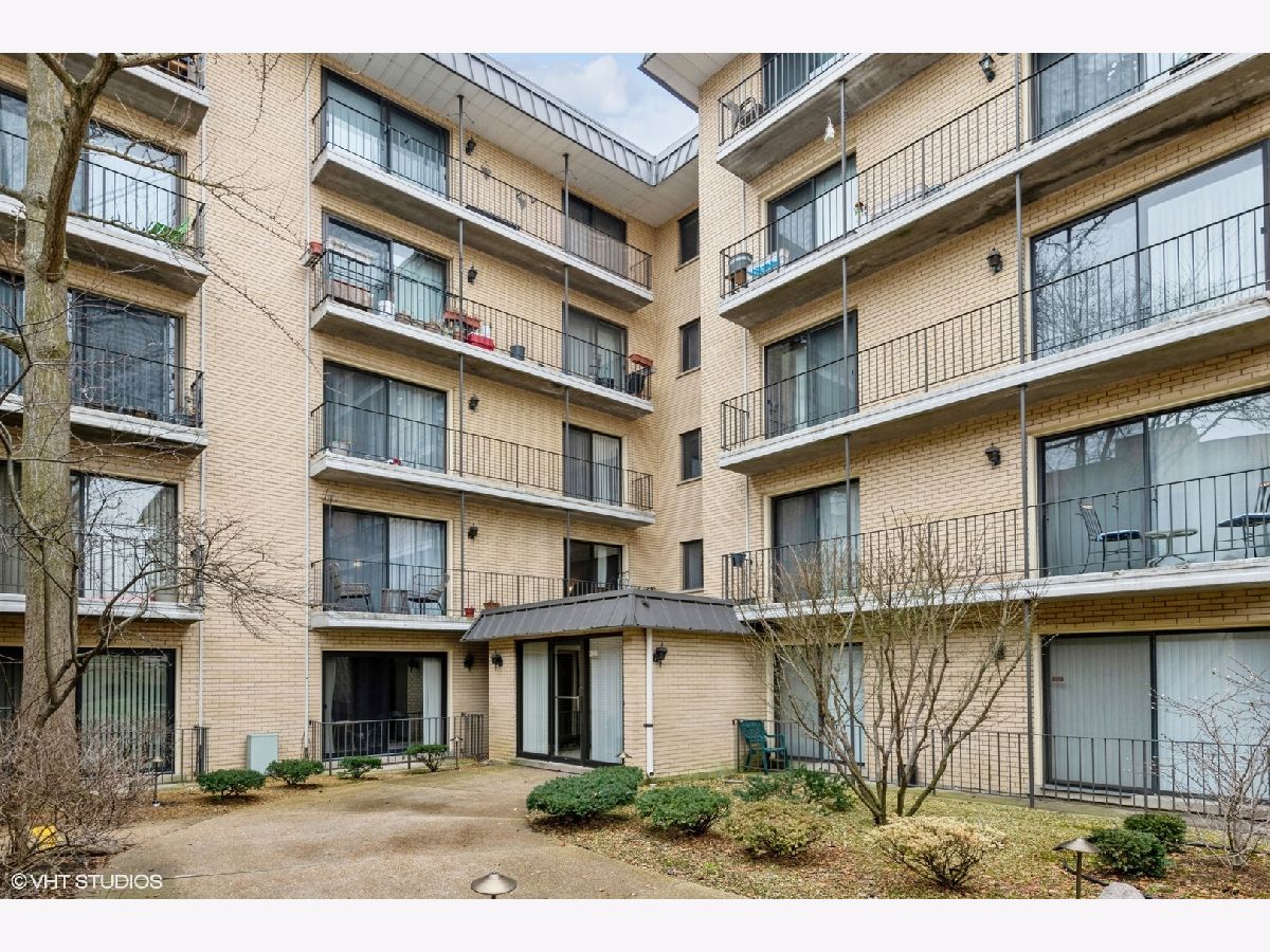 Condominiums Sold Point East Condominiums Chicago Illinois, 6221 Niagara