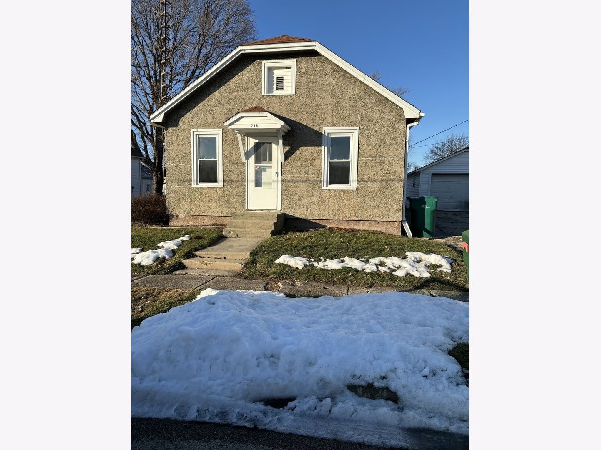  Rented Dalzell Illinois, 216 Saunders