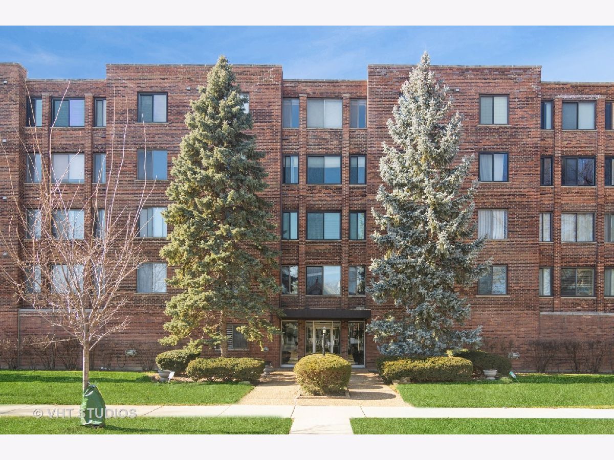 Condominiums Sold Royal Dunton Arlington Heights Illinois, 110 Dunton