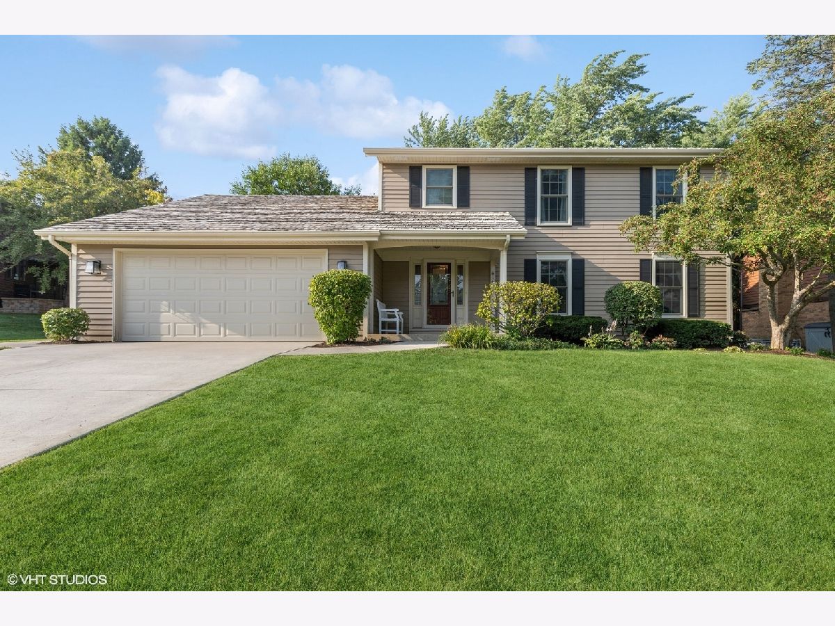 Homes & Condos & Townhomes Sold Red Top Libertyville Illinois, 616 Mullady