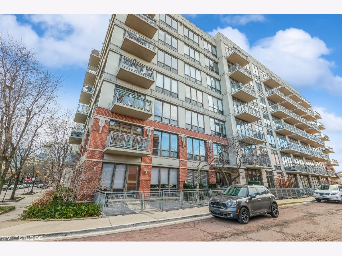 Townhomes & Condos Sold River Village Chicago Illinois, 1000 Kingsbury