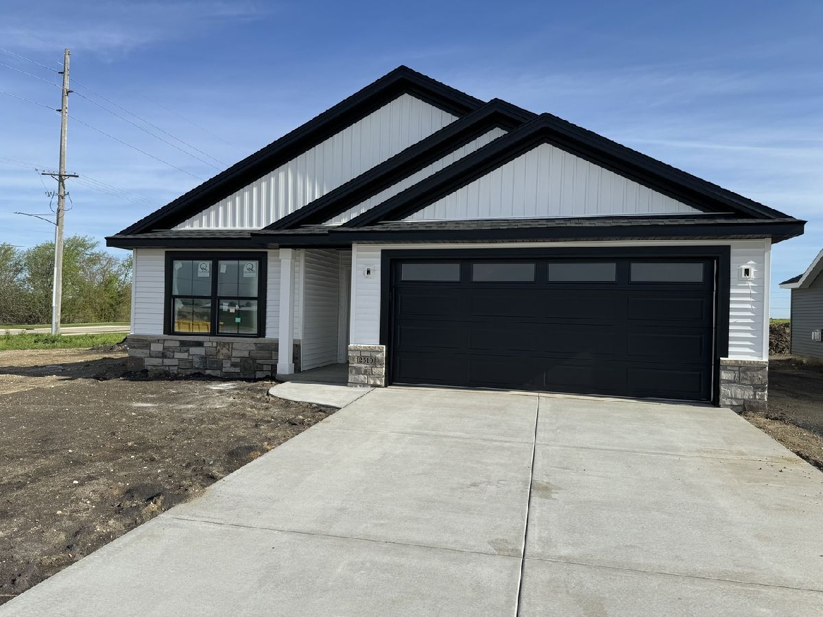 Homes & Condos & Townhomes Sold Blackstone Trails Normal Illinois, 2510 Marble