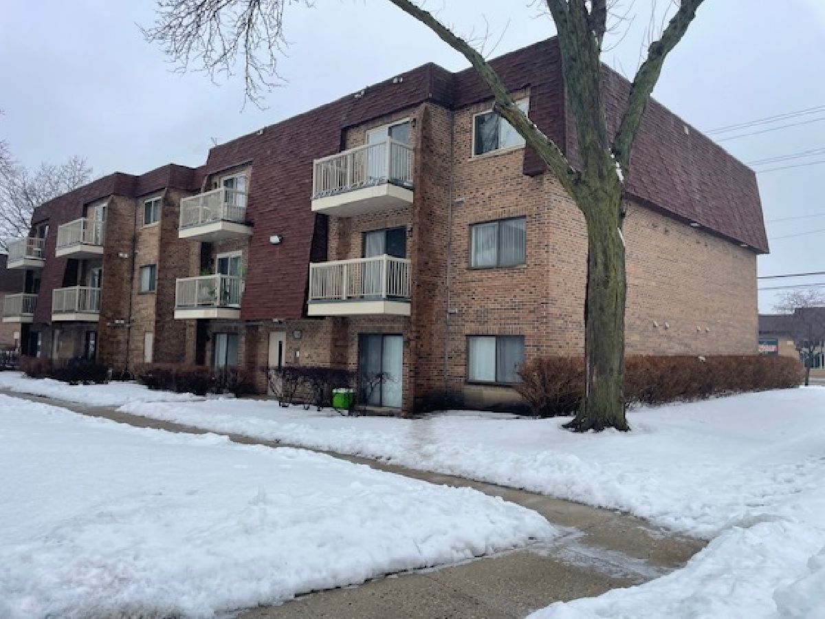 Condominiums Sold Central Village Mount Prospect Illinois, 603 Central