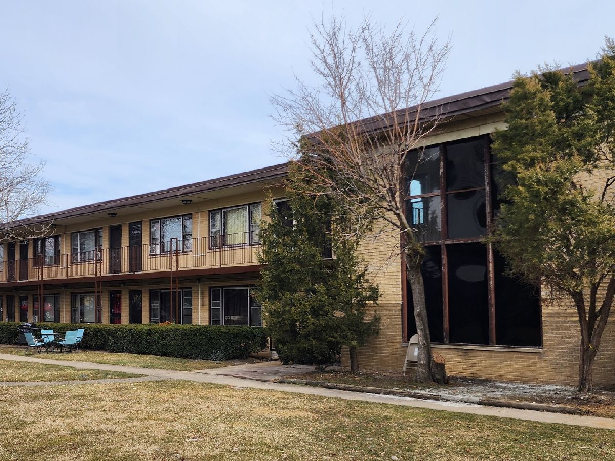 Condominiums Sold King Arthur Court Northlake Illinois, 16 King Arthur
