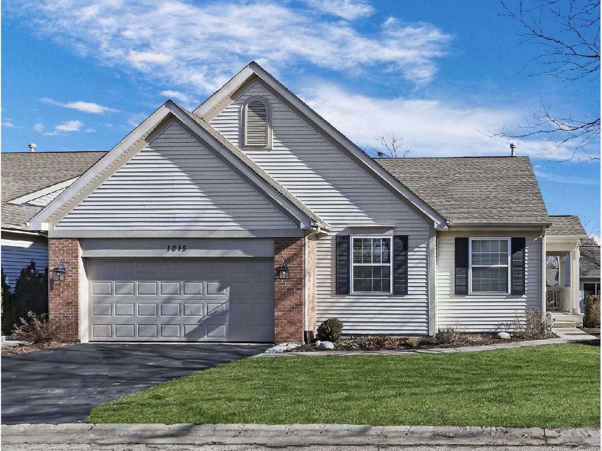 Townhomes Sold Woodland Green Fox Lake Illinois, 1015 Fairway