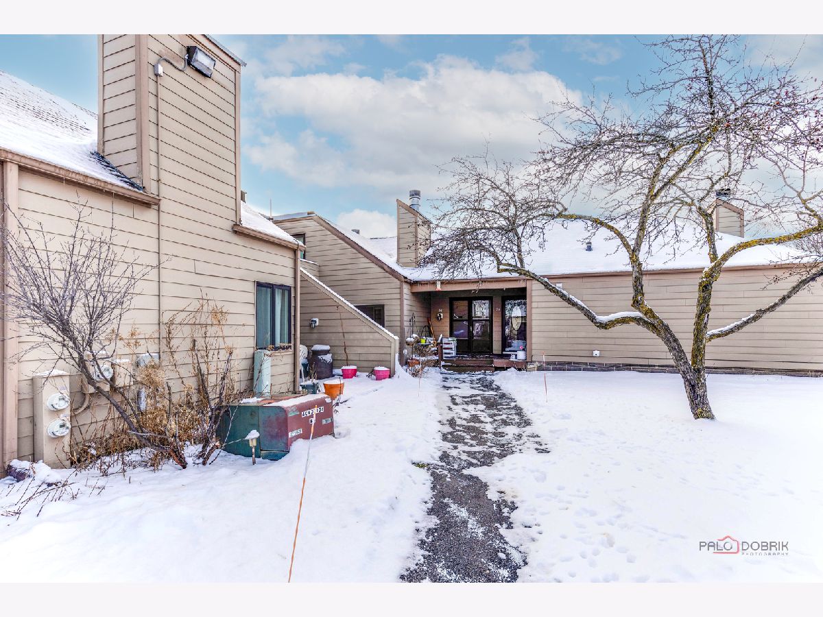 Condos & Townhomes Sold Strawberry Condos North Chicago Illinois, 3325 Beacon