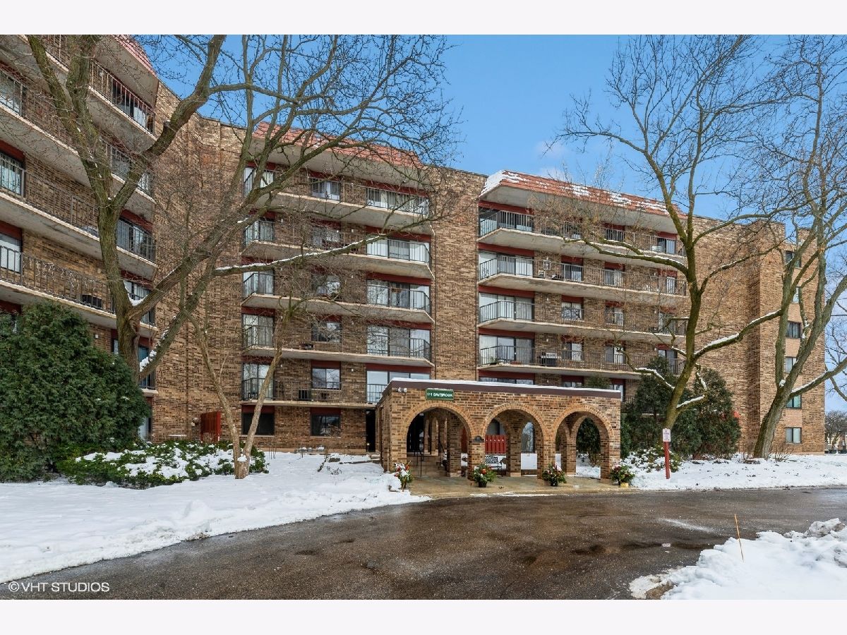 Condominiums Rented Baybrook Palatine Illinois, 111 Baybrook