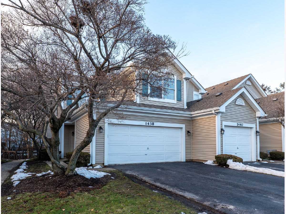 Townhomes & Condos Sold Tanglewood St Charles Illinois, 1438 Walnut Hill