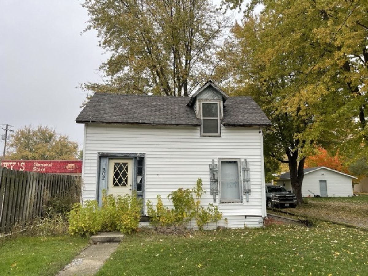  Sold Atkinson Illinois, 302 Henry