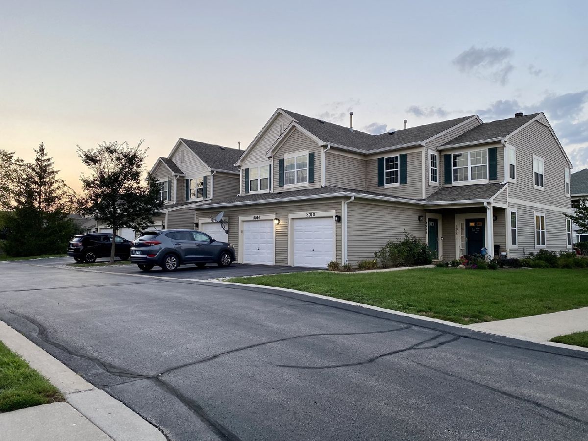 Townhomes & Condos Rented Falling Waters Lindenhurst Illinois, 3010 Falling Waters