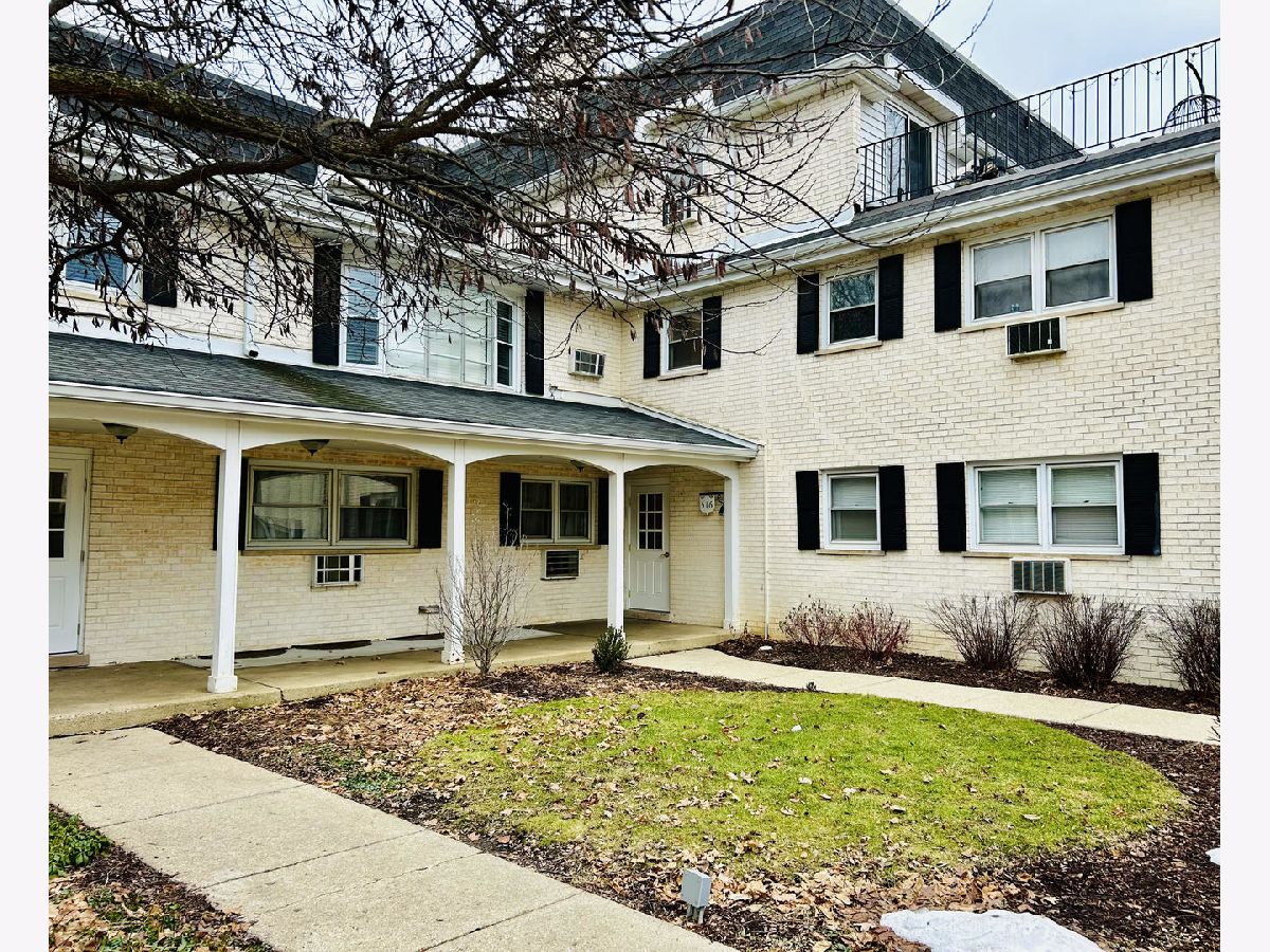 Condominiums Rented Hampton Courts Arlington Heights Illinois, 516 Eastman