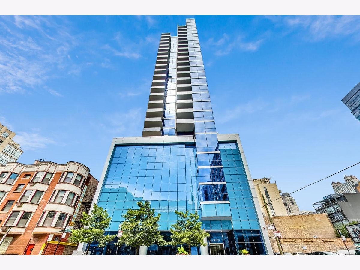 Condominiums Sold Superior 110 Chicago Illinois, 110 Superior