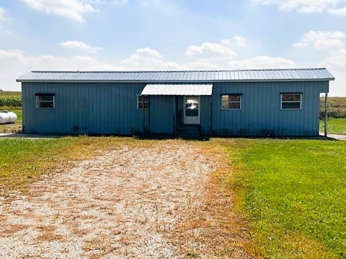  Rented Momence Illinois, 11058 1500n