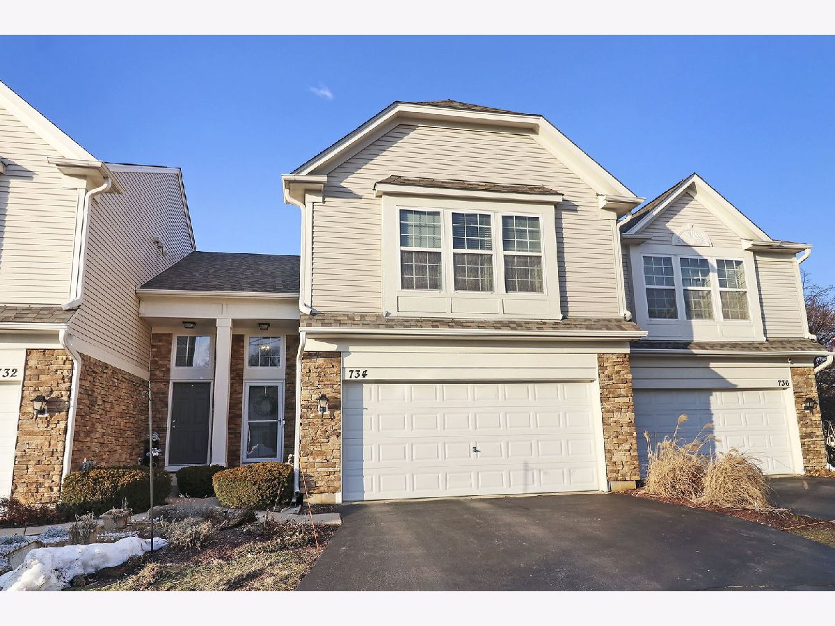 Townhomes Sold Lakeside Pointe Crystal Lake Illinois, 734 Pointe