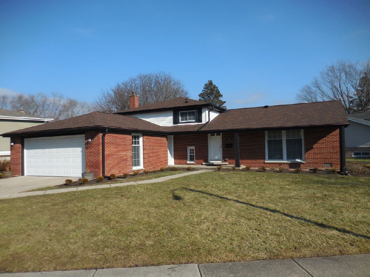 Homes & Condominiums Rented Greenbrier Arlington Heights Illinois, 2011 Elizabeth
