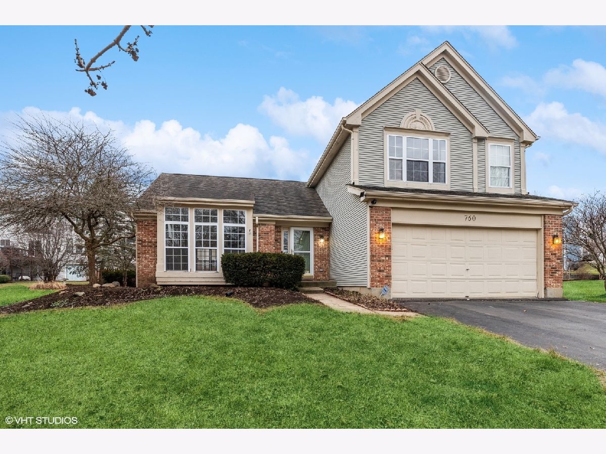 Homes & Condos & Townhomes Sold Fairway Ridge Gurnee Illinois, 760 Gloster