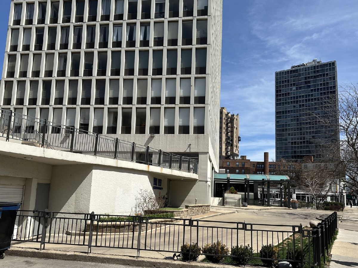 Condominiums Sold Park West Condos Chicago Illinois, 444 Fullerton