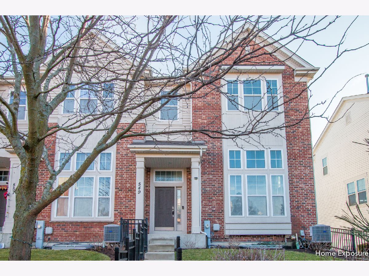Townhomes & Condos Rented The Plaza On New York Aurora Illinois, 549 Plaza