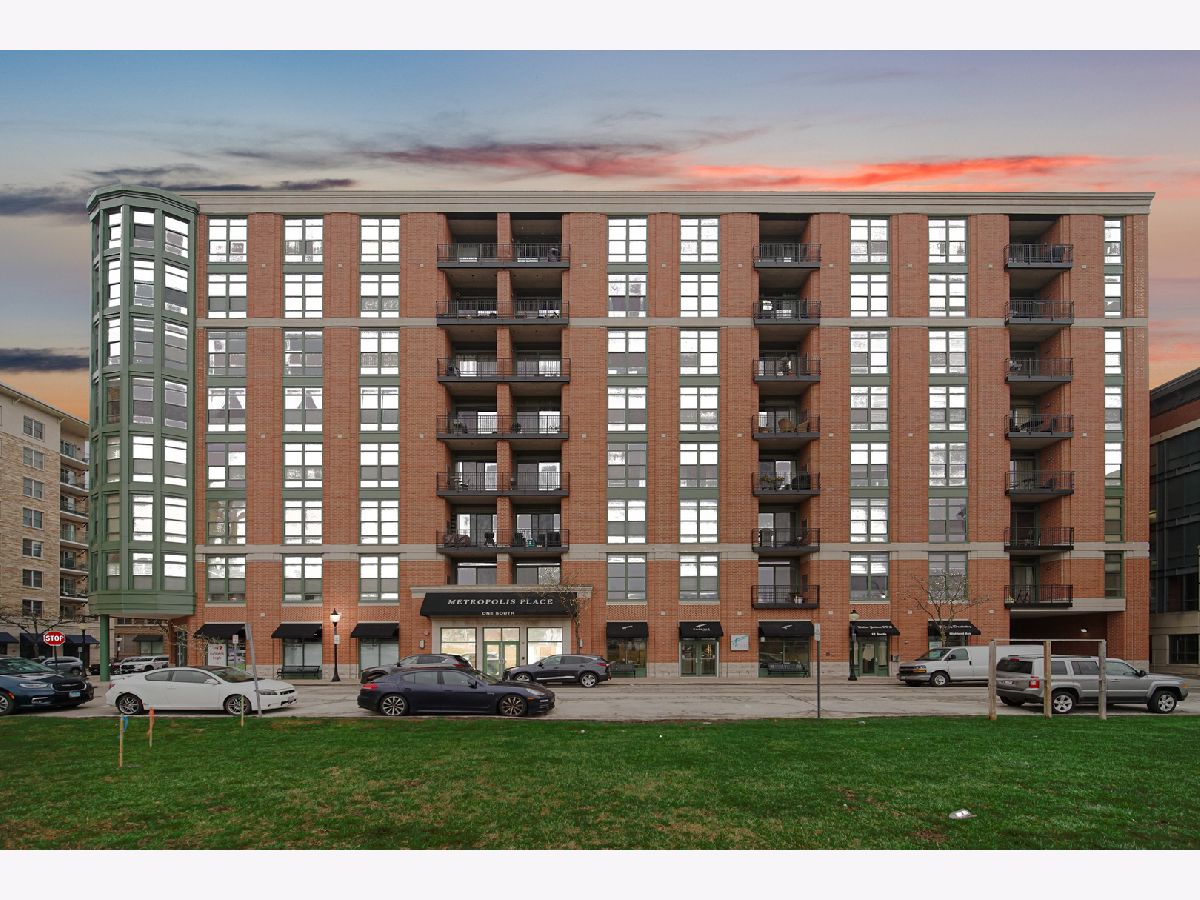 Condominiums Sold Metropolis Arlington Heights Illinois, 1 Highland