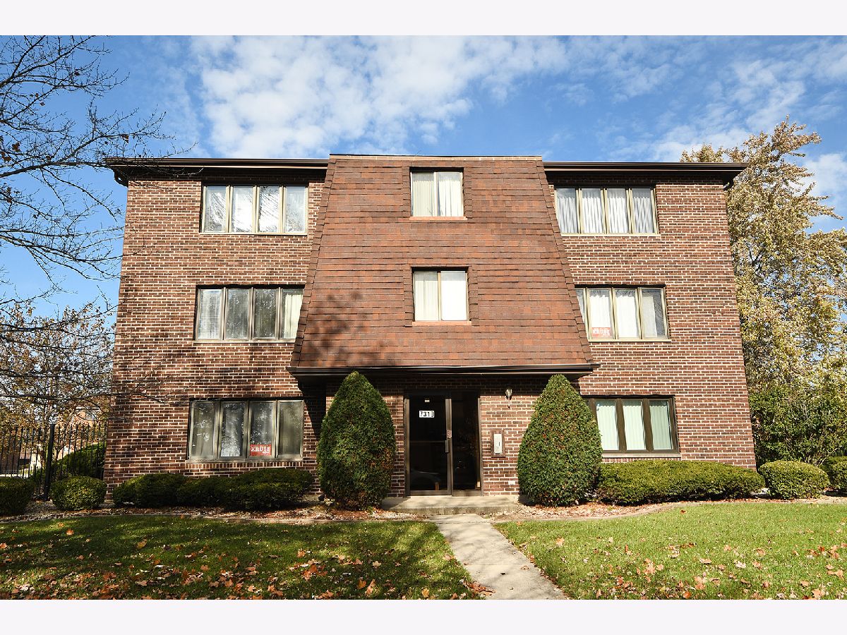 Condominiums & Homes Sold Colonades Orland Park Illinois, 7310 Tiffany