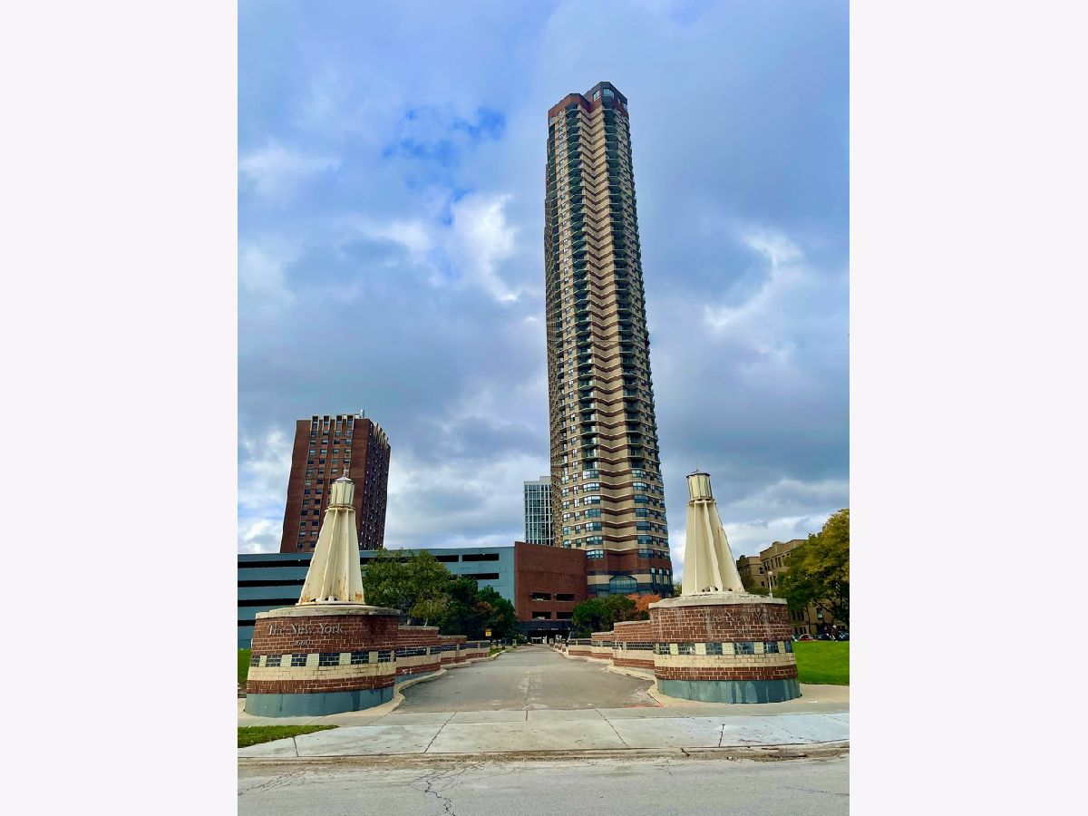 Condominiums Sold The New York Chicago Illinois, 3660 Lake Shore
