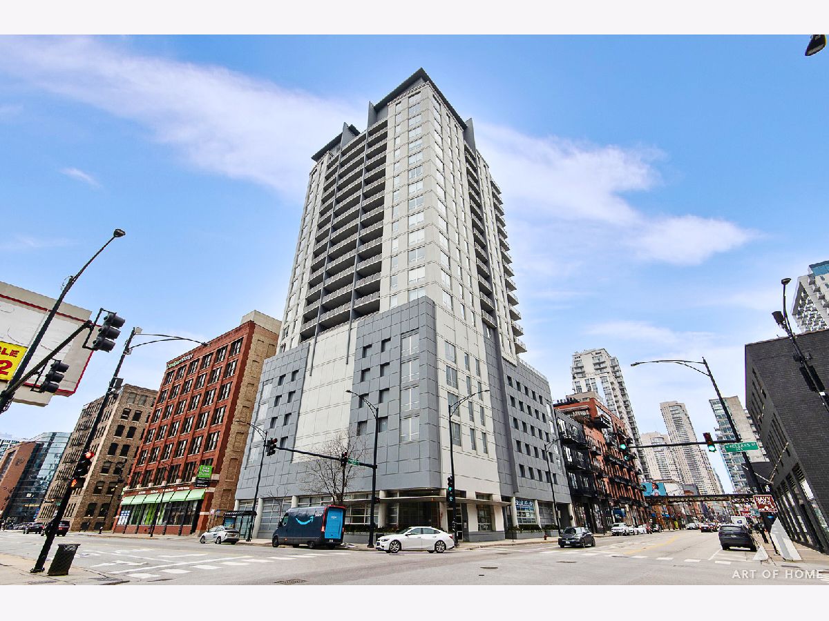 Condominiums Sold Grand Orleans Chicago Illinois, 330 Grand
