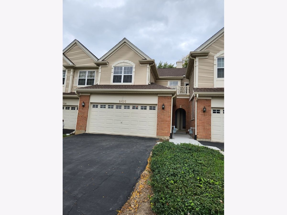Townhomes Sold Timberline Bartlett Illinois, 1326 Tamarack