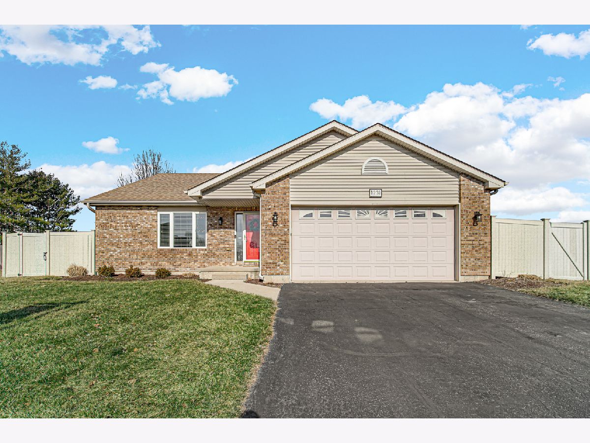Homes Sold Fox Hollow Dekalb Illinois, 1231 Fox Hollow