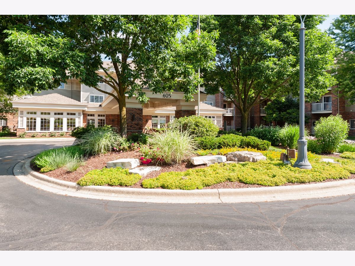 Condominiums Sold Village Green Of East Dundee East Dundee Illinois, 605 Barrington