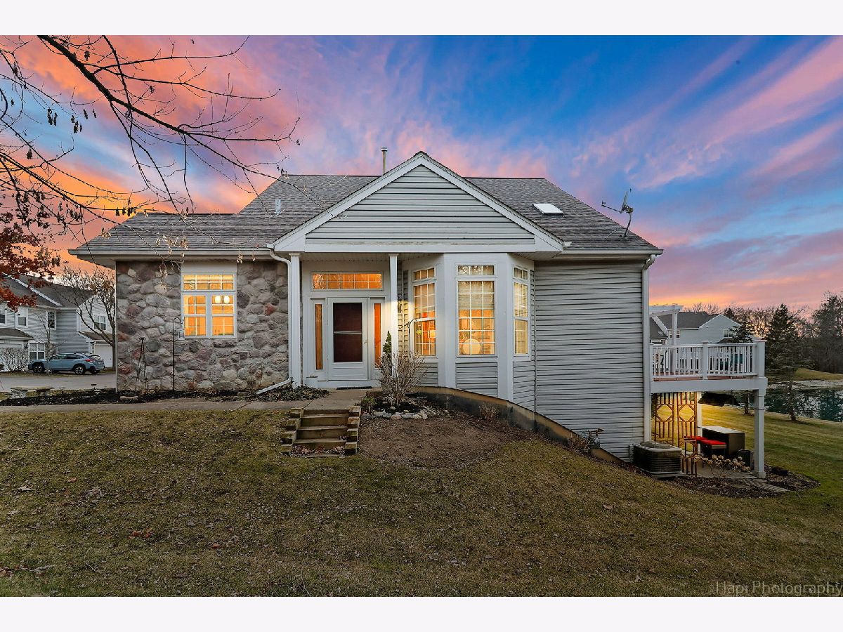 Townhomes Sold Tanneron Bay Ingleside Illinois, 26156 Vista