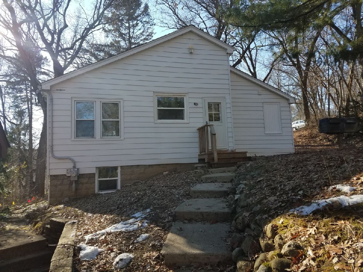  Rented Spring Grove Illinois, 39072 Jackson