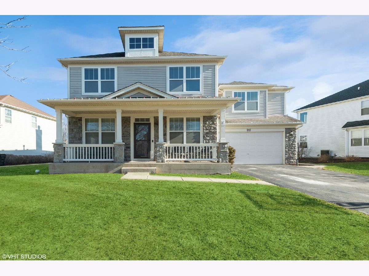 Homes Sold Foxford Hills Cary Illinois, 221 Foxford