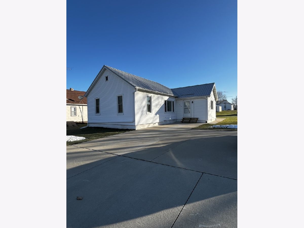  Sold Mark Illinois, 111 Saint Paul