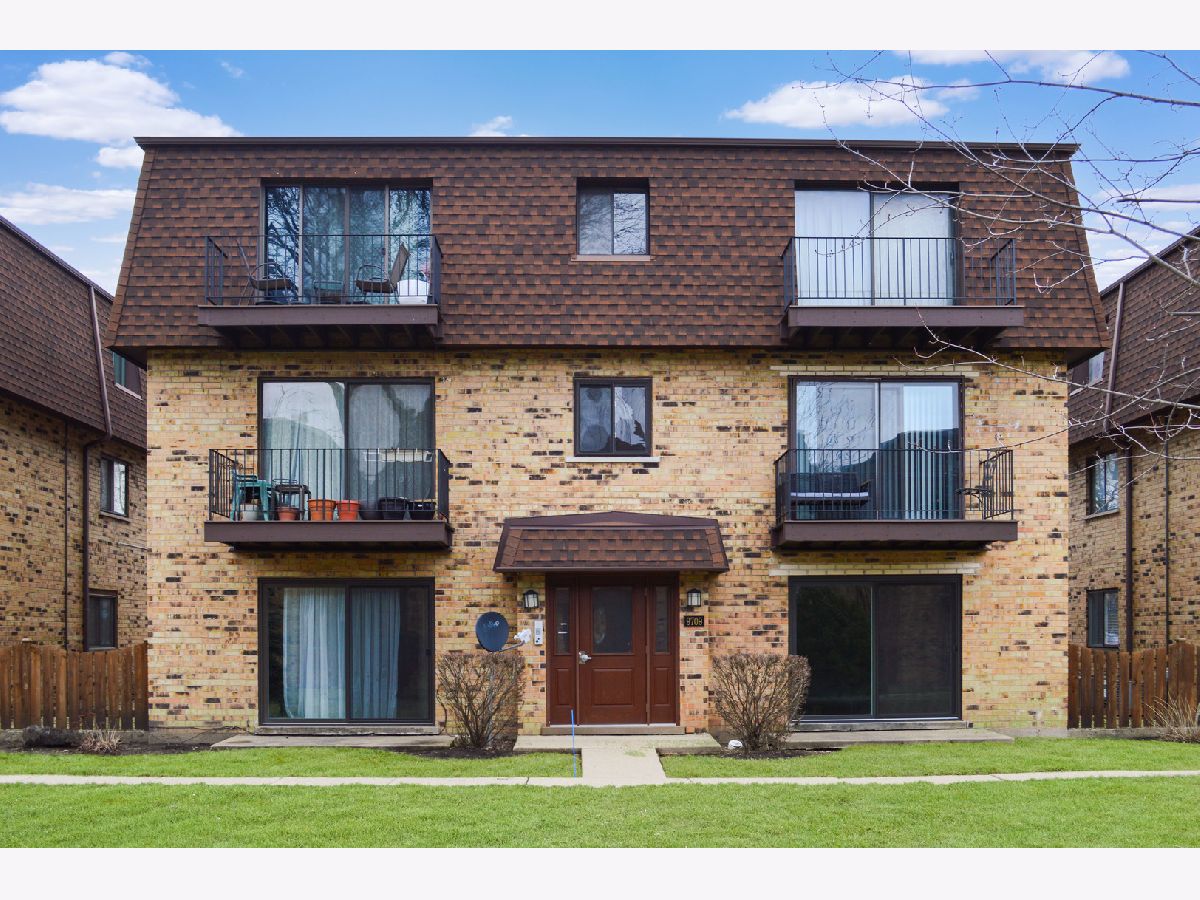 Condominiums Rented La Casa Bianco Des Plaines Illinois, 9709 Bianco