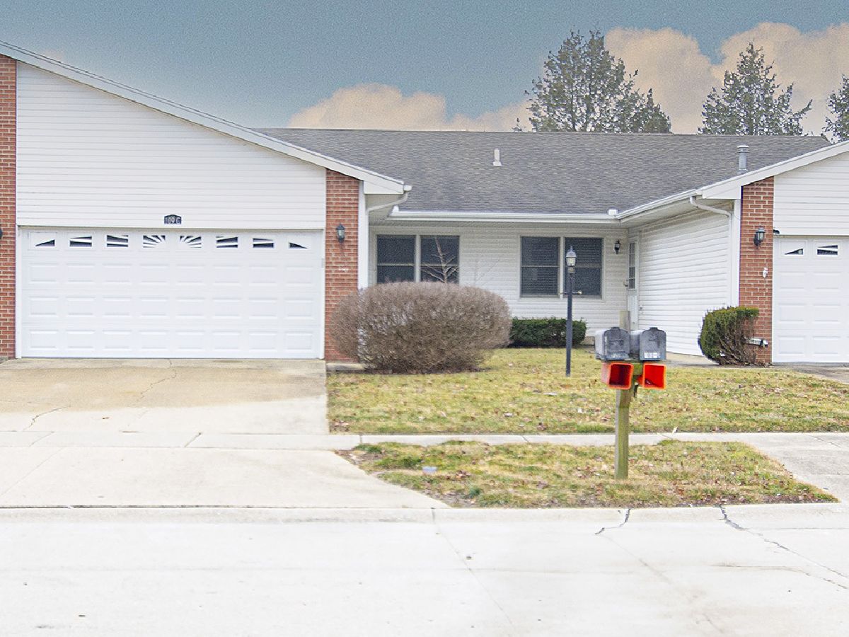 Homes & Condos & Townhomes Sold Arbor Meadows Savoy Illinois, 109 Tomaras
