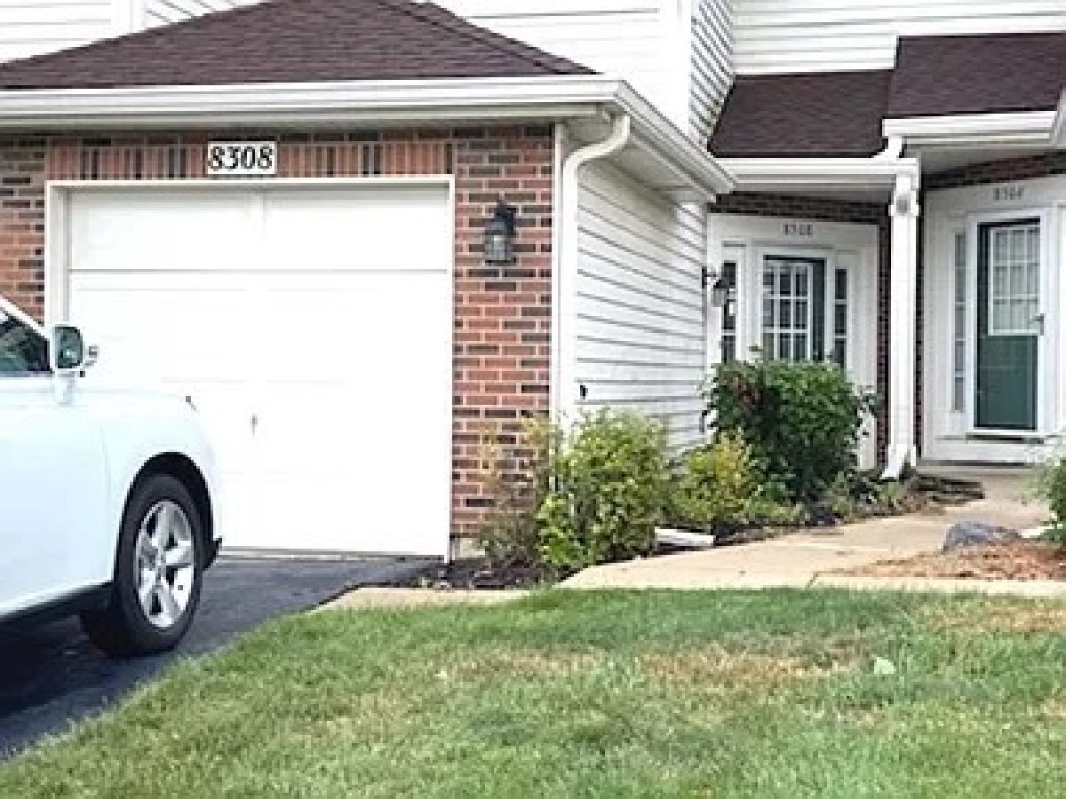 Townhomes & Condos Rented Reflections Darien Illinois, 8308 Sweetwater