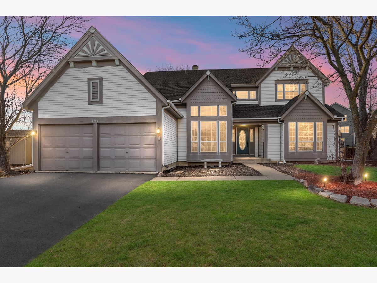 Homes & Townhomes & Condos Sold Fairfax Silvercrest Bartlett Illinois, 1304 Stonebridge