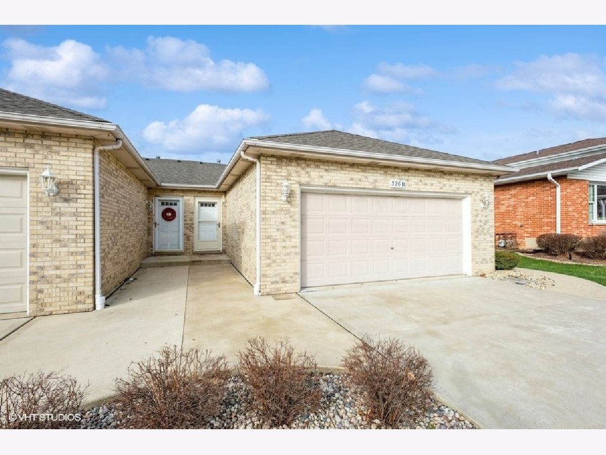 Townhomes & Homes Sold Brookdale Estates Bloomingdale Illinois, 326 Morningside