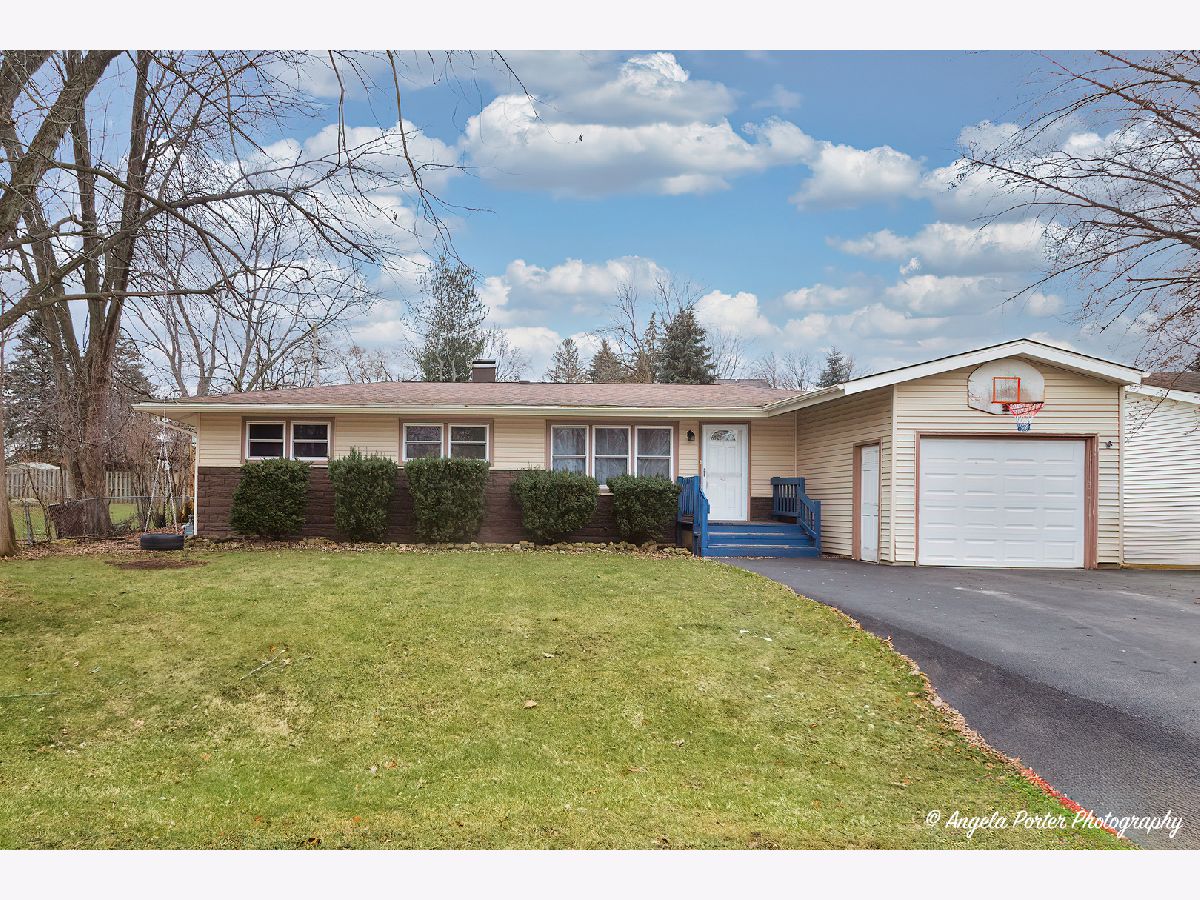 Homes Sold Sunnyside Mchenry Illinois, 1805 Oakleaf