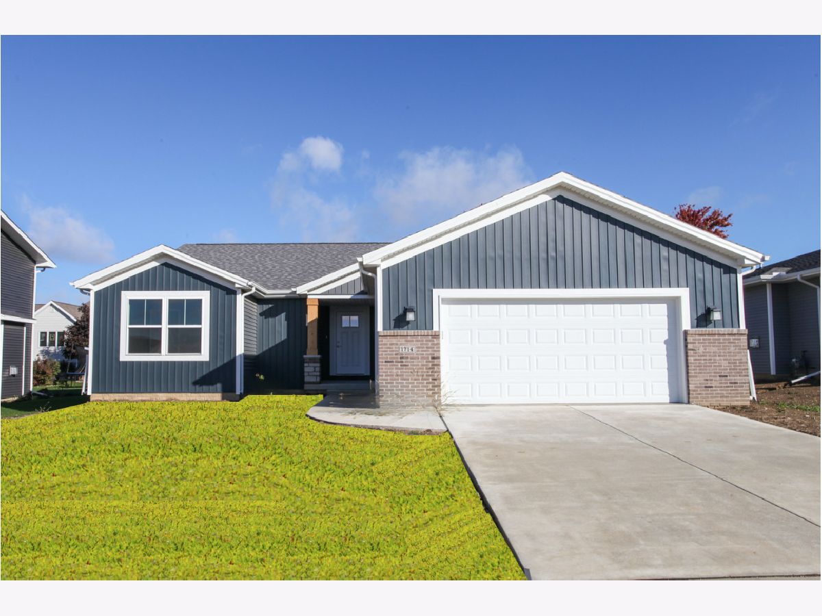 Homes Sold Hershey Grove Bloomington Illinois, 1714 Keybridge