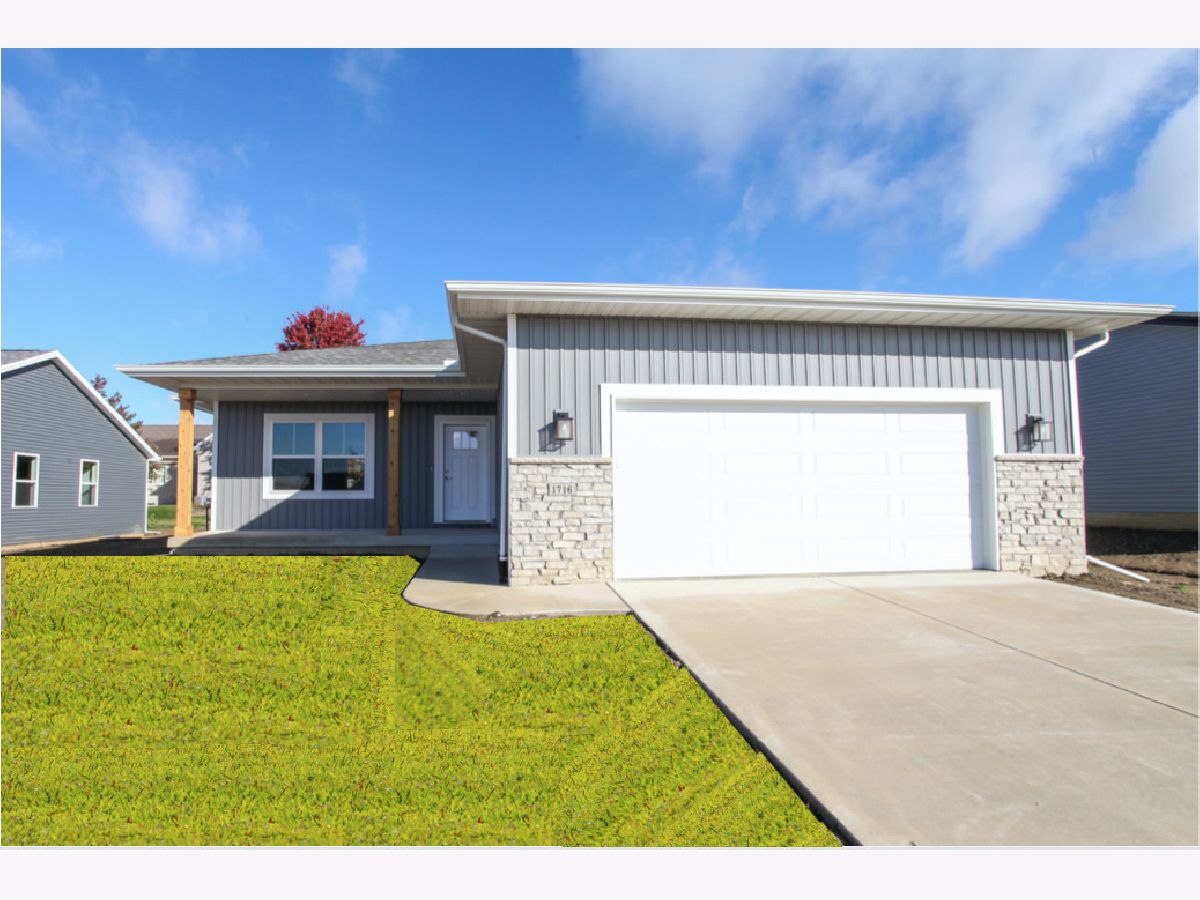 Homes Sold Hershey Grove Bloomington Illinois, 1716 Keybridge