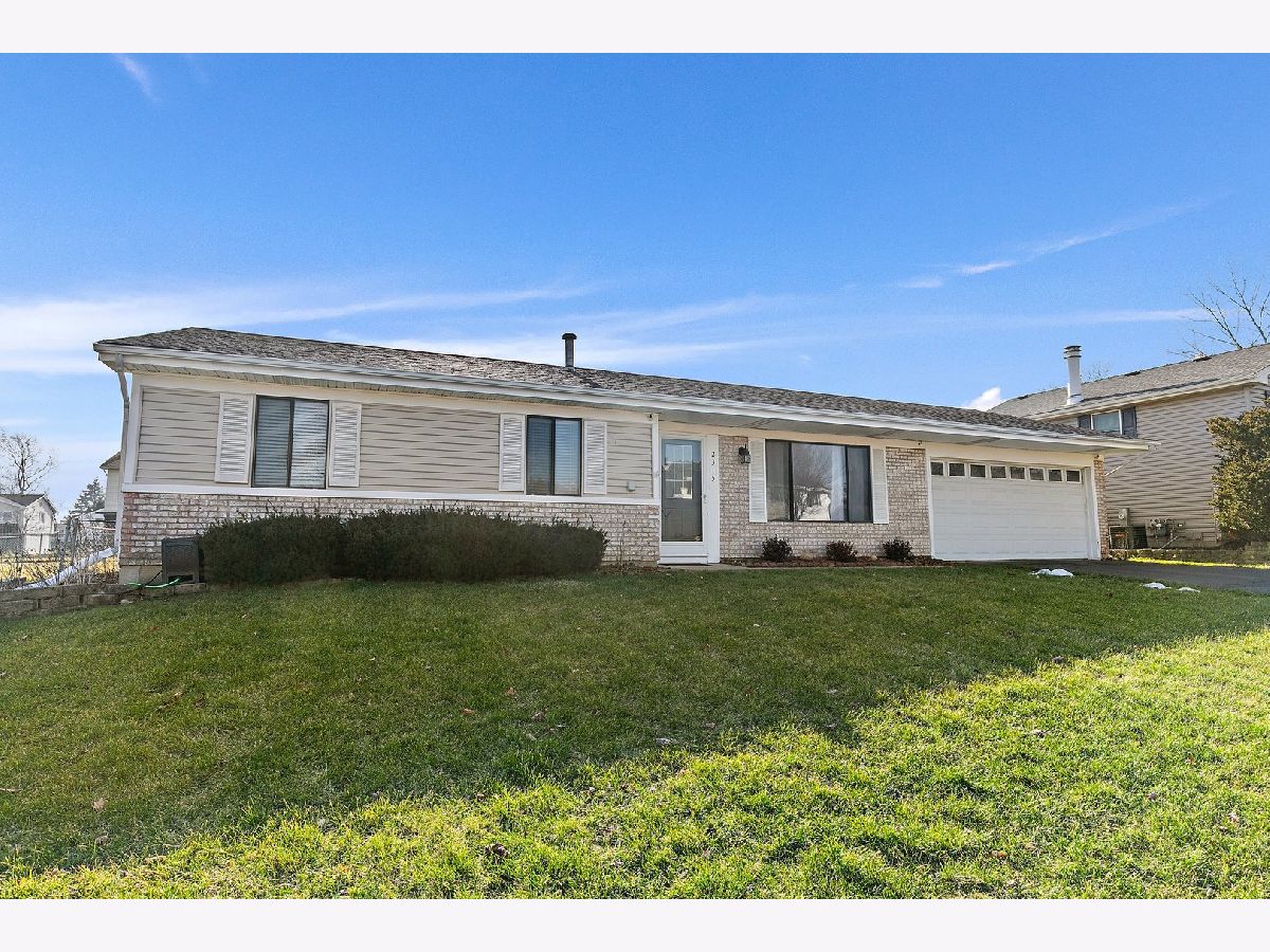 Homes & Condos & Townhomes Sold Woodlake Trails Hanover Park Illinois, 2315 Cove