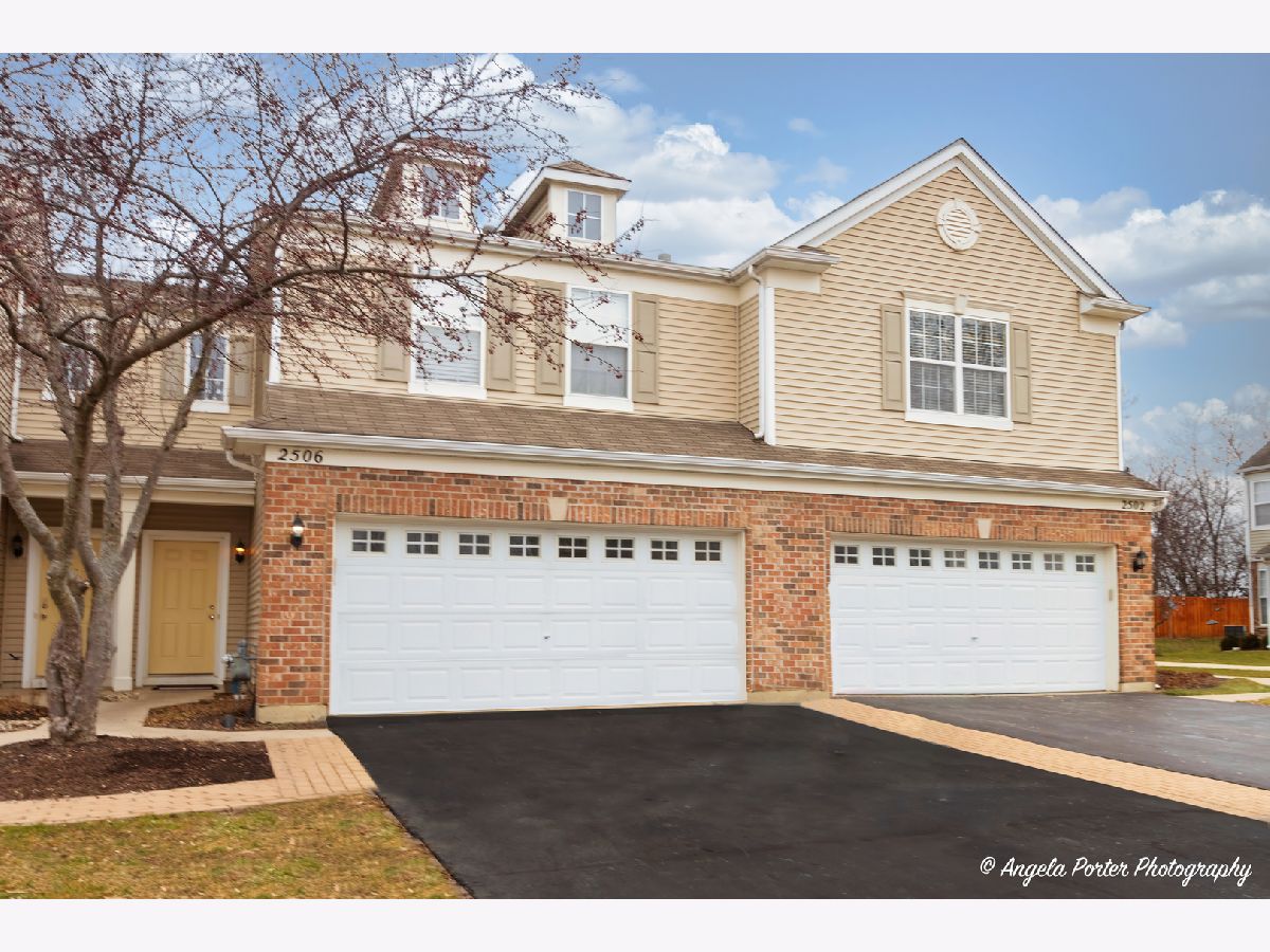 Townhomes & Homes Sold Evergreen Park Mchenry Illinois, 2506 Evergreen