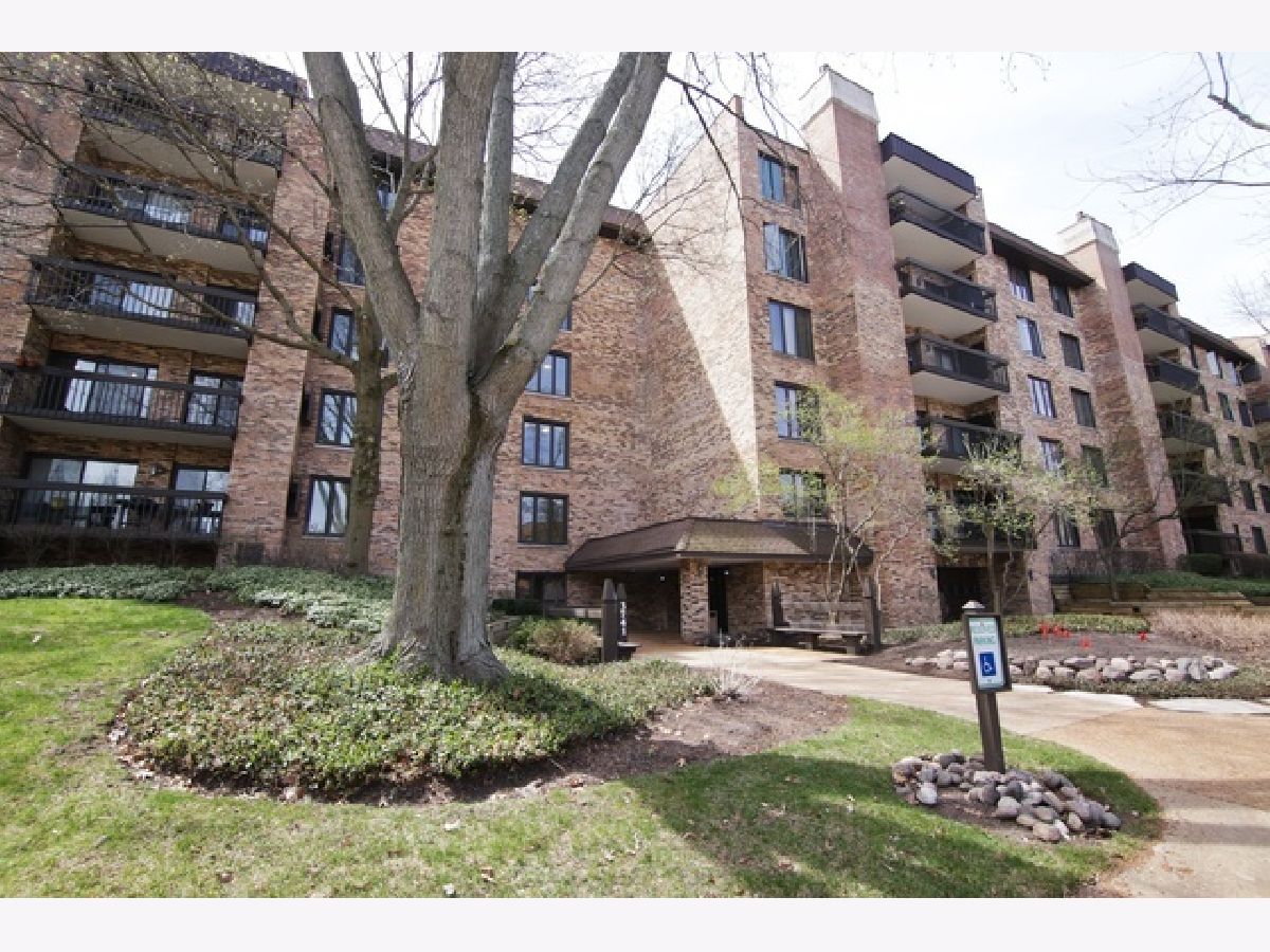 Mission Hills Northbrook IL, Condos & Townhomes & Homes For Sale & For