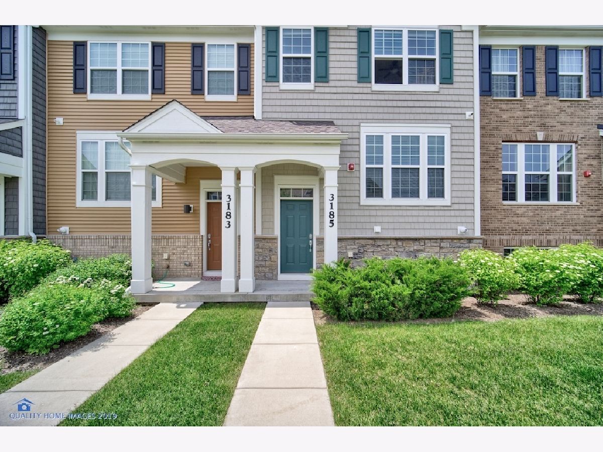 Townhomes & Homes Rented Regency At The Glen Glenview Illinois, 3185 Coral
