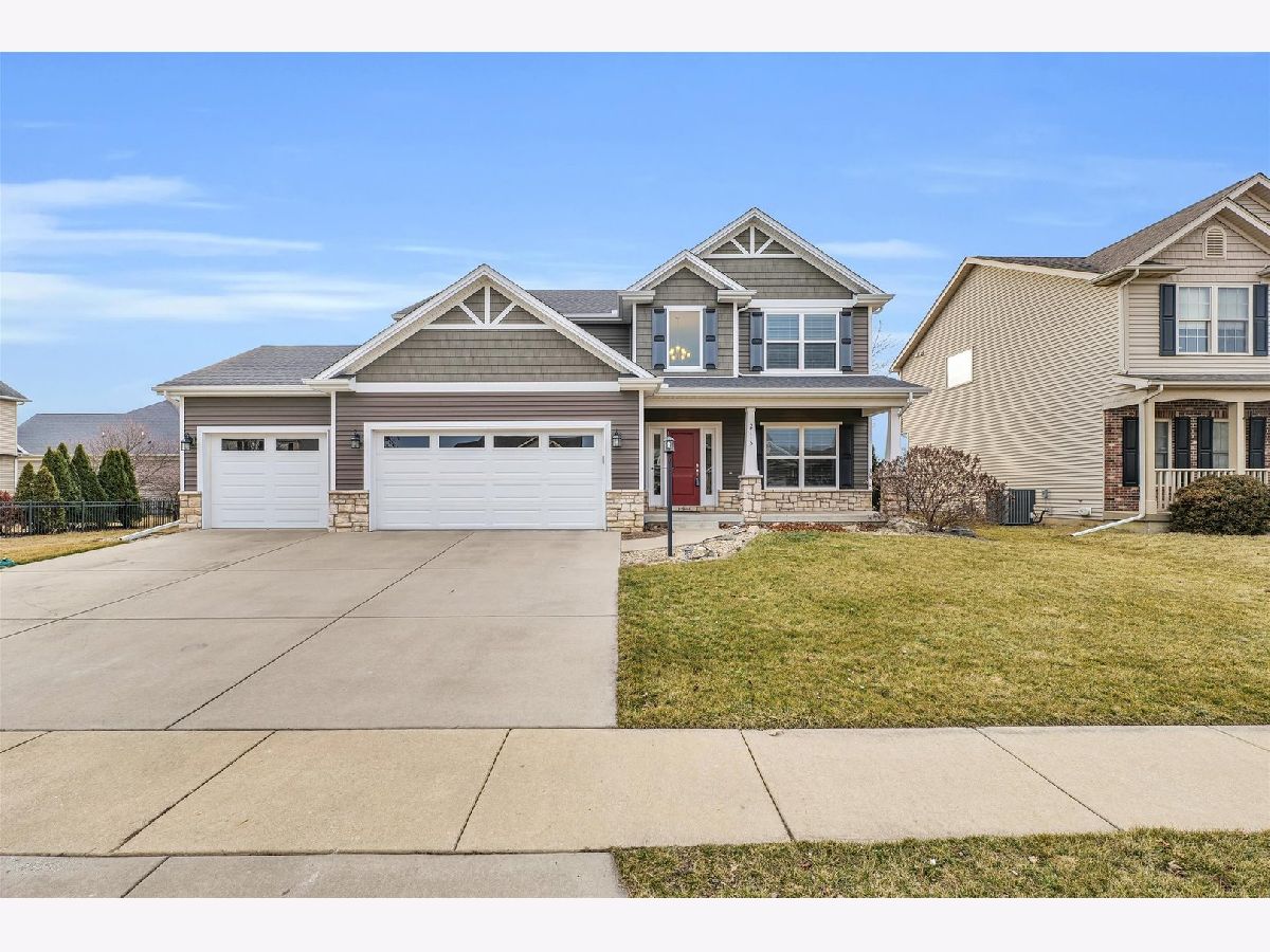 Homes Sold Wills Trace Champaign Illinois, 2115 Leahs
