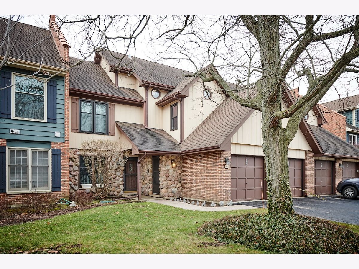 Townhomes & Condos Sold Beck Lake Des Plaines Illinois, 804 Country