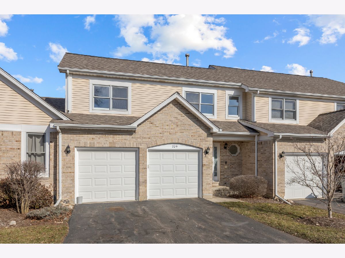 Townhomes & Condos & Homes Sold Cary Oaks Cary Illinois, 204 Haber