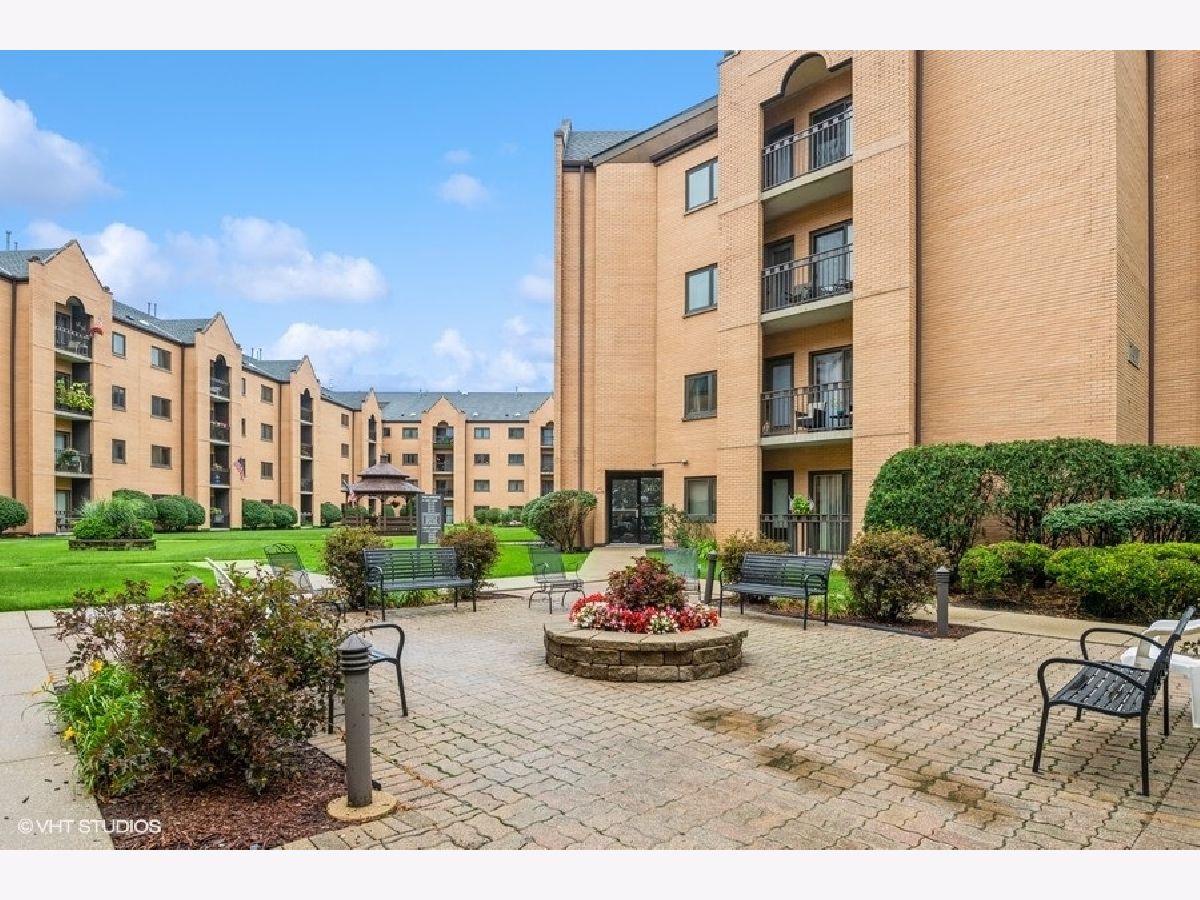 Condos & Townhomes & Homes Sold Courtyard Of Harwood Heights Harwood Heights Illinois, 7410 Lawrence