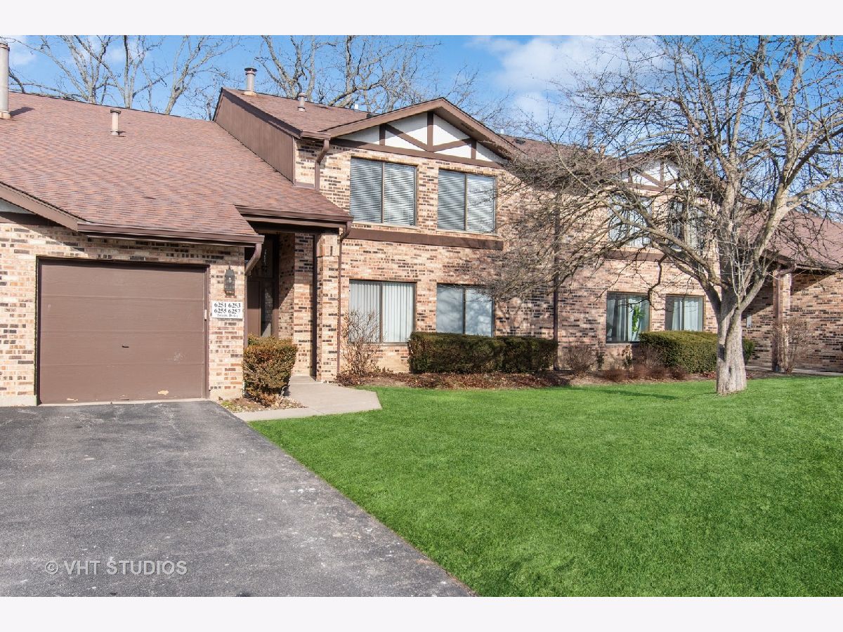 Condominiums Sold Oaks At Green Trails Lisle Illinois, 6257 Trinity